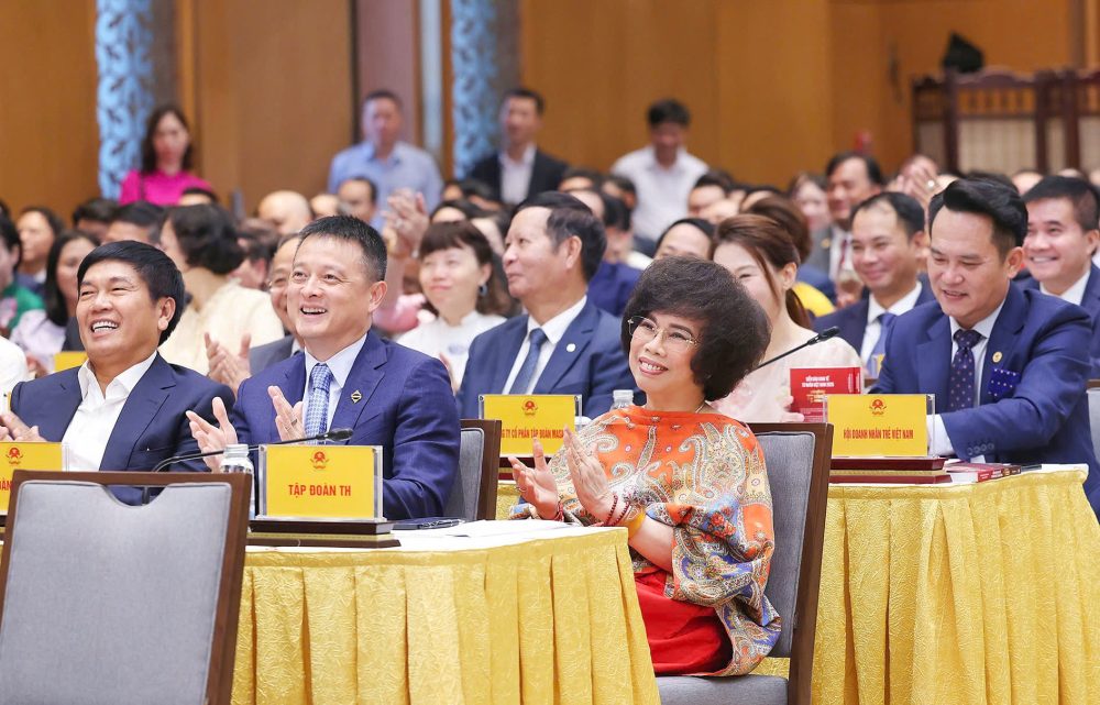 Anh hùng Lao động Thái Hương: Cần có những cơ chế, chính sách phù hợp cho từng thời kỳ Anh hùng Lao động Thái Hương: Cần có những cơ chế, chính sách phù hợp cho từng thời kỳ