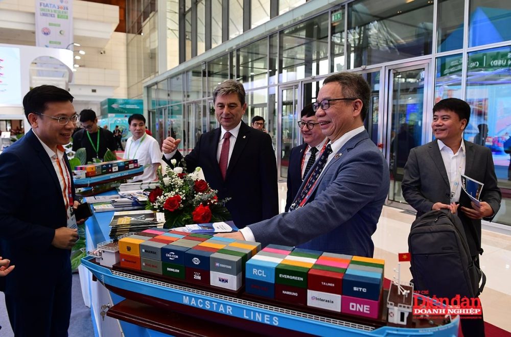 FIATA World Congress 2025: “Logistics xanh, thích ứng nhanh” FIATA World Congress 2025: “Logistics xanh, thích ứng nhanh”