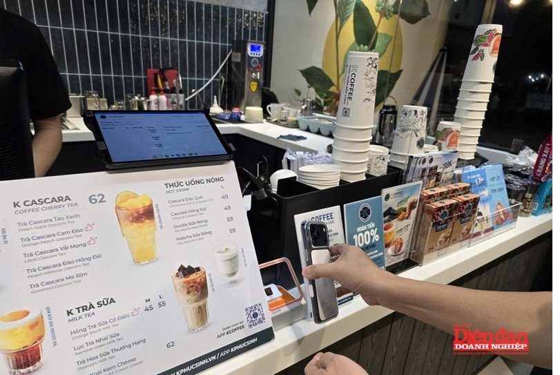 Nhu cầu thanh toán và rút tiền mặt của người dân đang có xu hướng giảm Nhu cầu thanh toán và rút tiền mặt của người dân đang có xu hướng giảm