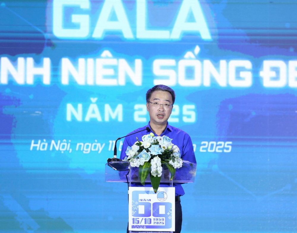 Tôn vinh những trái tim đẹp, lan tỏa năng lượng tích cực trong cộng đồng Tôn vinh những trái tim đẹp, lan tỏa năng lượng tích cực trong cộng đồng