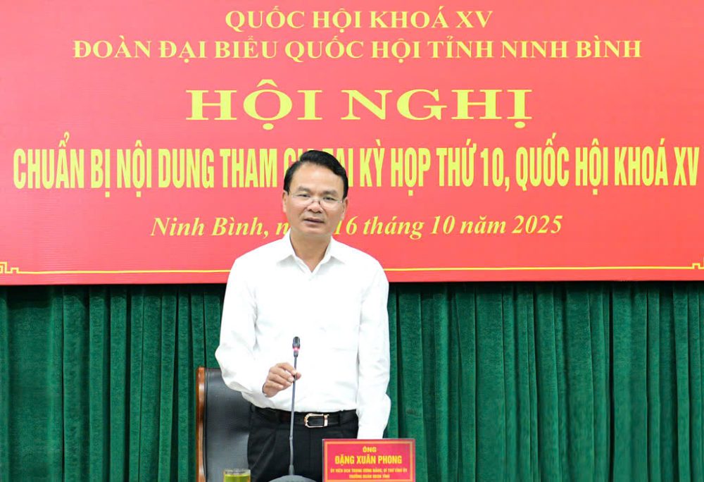 Đoàn ĐBQH tỉnh Ninh Bình chuẩn bị nội dung tham gia Kỳ họp thứ 10: Tổng hợp các ý kiến của người dân, DN, đẩy mạnh tuyên truyền pháp luật Đoàn ĐBQH tỉnh Ninh Bình chuẩn bị nội dung tham gia Kỳ họp thứ 10: Tổng hợp các ý kiến của người dân, DN, đẩy mạnh tuyên truyền pháp luật