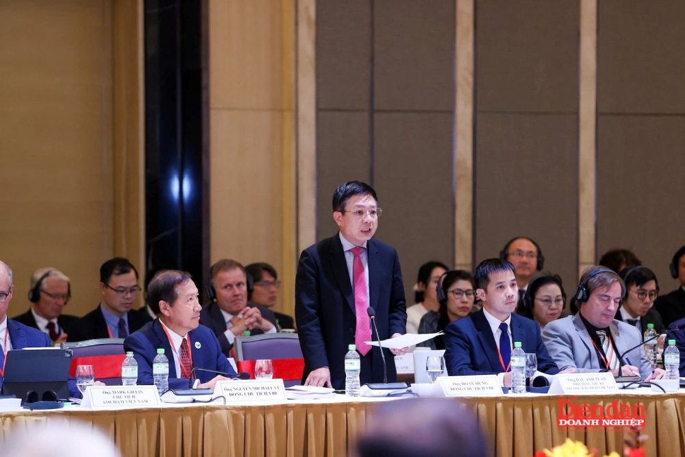 Chủ tịch VCCI: Cộng đồng doanh nghiệp cam kết đồng hành cùng Chính phủ chuyển đổi xanh trong kỷ nguyên số Chủ tịch VCCI: Cộng đồng doanh nghiệp cam kết đồng hành cùng Chính phủ chuyển đổi xanh trong kỷ nguyên số