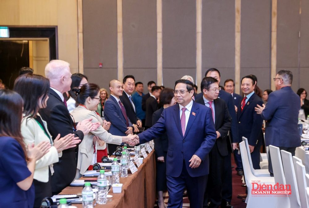 Chủ tịch VCCI: Cộng đồng doanh nghiệp cam kết đồng hành cùng Chính phủ chuyển đổi xanh trong kỷ nguyên số Chủ tịch VCCI: Cộng đồng doanh nghiệp cam kết đồng hành cùng Chính phủ chuyển đổi xanh trong kỷ nguyên số