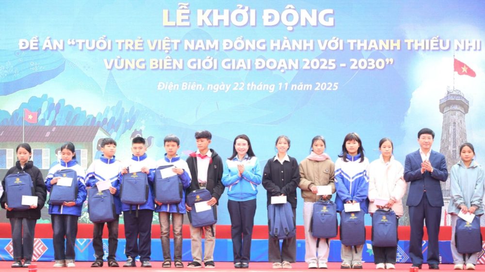 Tuổi trẻ Việt Nam đồng hành với thanh thiếu nhi vùng biên giới