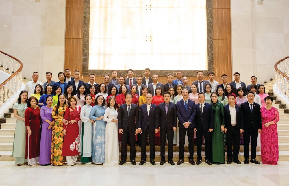 Diễn đàn Doanh nghiệp: Tự hào dấu ấn 32 năm - hướng tới bước đột phá mới Diễn đàn Doanh nghiệp: Tự hào dấu ấn 32 năm - hướng tới bước đột phá mới