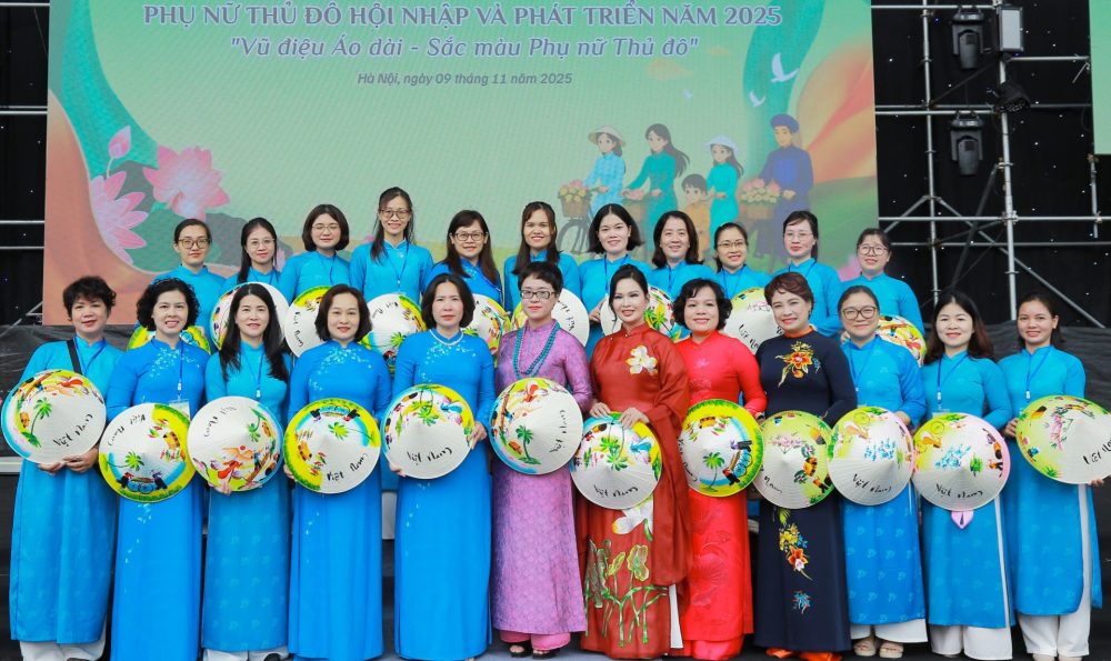Đồng diễn Áo dài 2025: Tôn vinh sắc màu Phụ nữ Thủ đô và quảng bá hình ảnh Hà Nội hội nhập Đồng diễn Áo dài 2025: Tôn vinh sắc màu Phụ nữ Thủ đô và quảng bá hình ảnh Hà Nội hội nhập