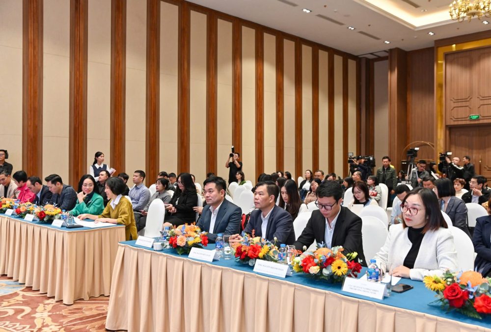 Online Friday 2025: Xây dựng một hệ sinh thái kết nối toàn diện “An toàn - An tâm - An vui” Online Friday 2025: Xây dựng một hệ sinh thái kết nối toàn diện “An toàn - An tâm - An vui”