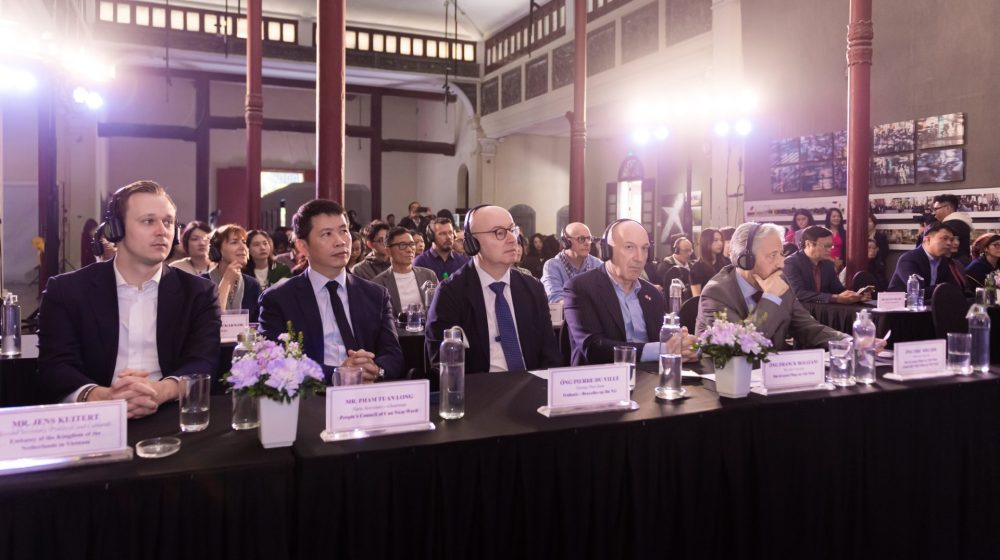 Bế mạc Photo Hanoi’25 – Biennale Nhiếp ảnh Quốc tế: Hà Nội khẳng định vị thế đô thị sáng tạo Bế mạc Photo Hanoi’25 – Biennale Nhiếp ảnh Quốc tế: Hà Nội khẳng định vị thế đô thị sáng tạo