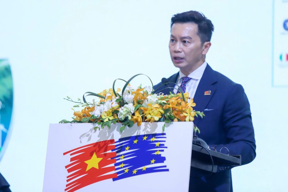 EuroCham tuyên bố Diễn đàn Kinh tế Xanh 2025: Tiên Phong Đổi Mới, Tăng tốc Chuyển Đổi Net Zero Việt Nam EuroCham tuyên bố Diễn đàn Kinh tế Xanh 2025: Tiên Phong Đổi Mới, Tăng tốc Chuyển Đổi Net Zero Việt Nam