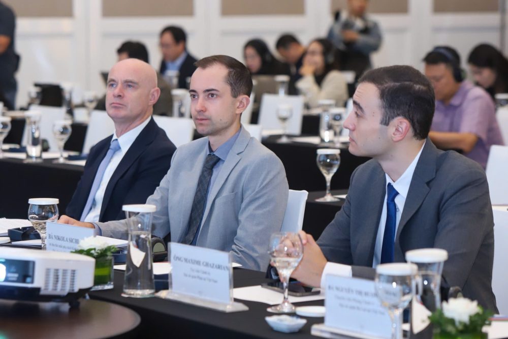 EuroCham tuyên bố Diễn đàn Kinh tế Xanh 2025: Tiên Phong Đổi Mới, Tăng tốc Chuyển Đổi Net Zero Việt Nam EuroCham tuyên bố Diễn đàn Kinh tế Xanh 2025: Tiên Phong Đổi Mới, Tăng tốc Chuyển Đổi Net Zero Việt Nam