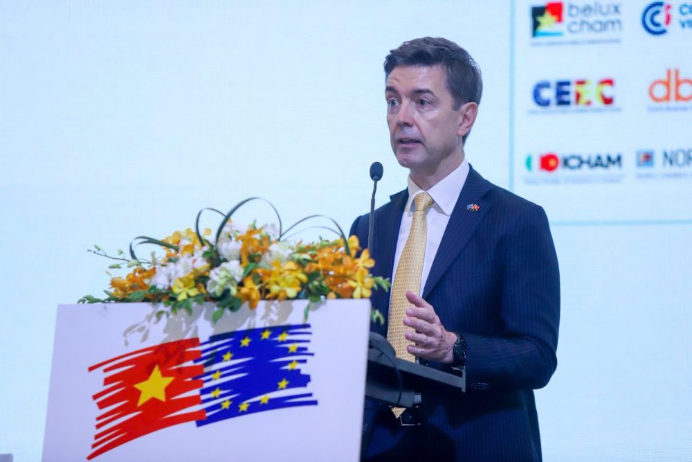 EuroCham tuyên bố Diễn đàn Kinh tế Xanh 2025: Tiên Phong Đổi Mới, Tăng tốc Chuyển Đổi Net Zero Việt Nam EuroCham tuyên bố Diễn đàn Kinh tế Xanh 2025: Tiên Phong Đổi Mới, Tăng tốc Chuyển Đổi Net Zero Việt Nam