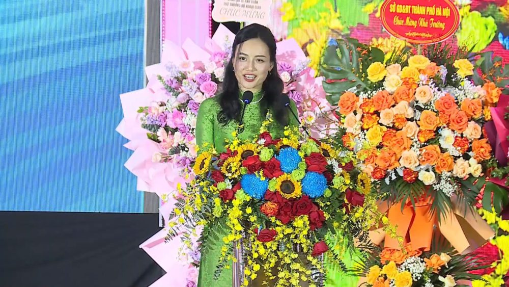 Trường THCS Dịch Vọng kỷ niệm 70 năm thành lập và đón nhận Huân chương Lao động hạng Ba Trường THCS Dịch Vọng kỷ niệm 70 năm thành lập và đón nhận Huân chương Lao động hạng Ba