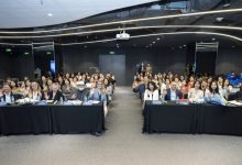 Tương lai của thị trường lao động không chỉ “ứng dụng AI” mà là “đồng hành cùng AI”