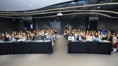 Tương lai của thị trường lao động không chỉ “ứng dụng AI” mà là “đồng hành cùng AI”