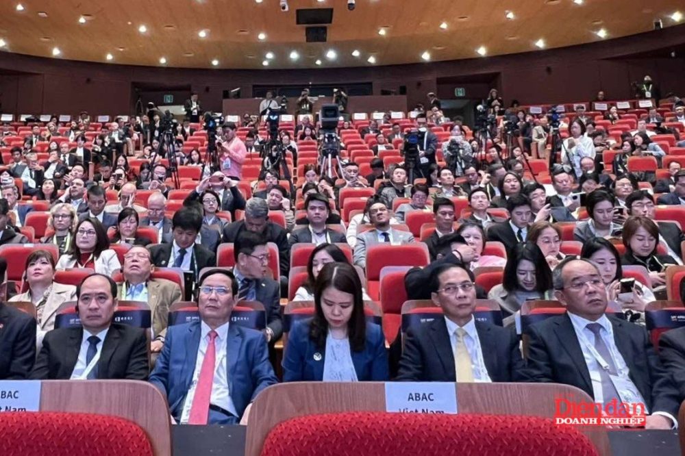 Việt Nam kêu gọi triển khai AI có trách nhiệm tại APEC CEO Summit 2025