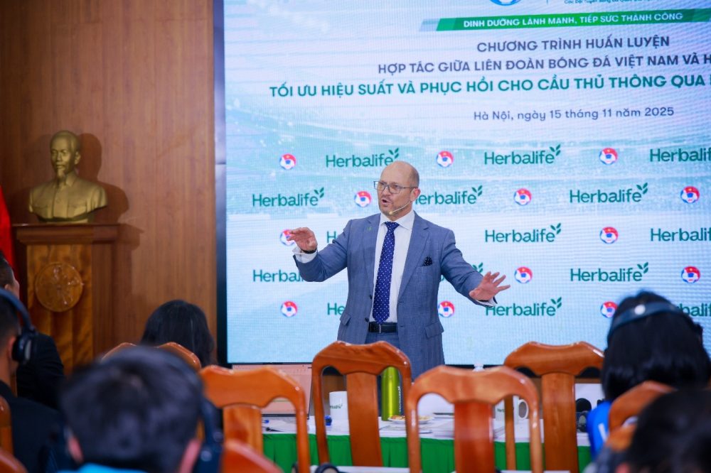 Harbalife Việt Nam đào tạo dinh dưỡng thể thao cho huấn luyên viên và cầu thủ bóng đá Harbalife Việt Nam đào tạo dinh dưỡng thể thao cho huấn luyên viên và cầu thủ bóng đá