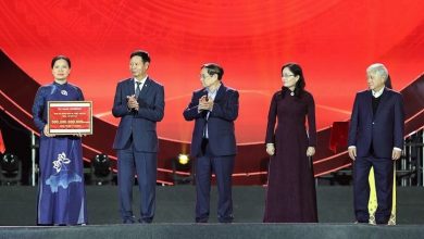 Đoàn kết một lòng hướng về miền Trung Đoàn kết một lòng hướng về miền Trung