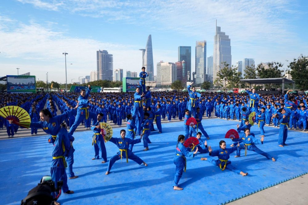 60.000 học sinh TP.HCM xác lập kỷ lục kép với màn đồng diễn Vovinam ấn tượng 60.000 học sinh TP.HCM xác lập kỷ lục kép với màn đồng diễn Vovinam ấn tượng