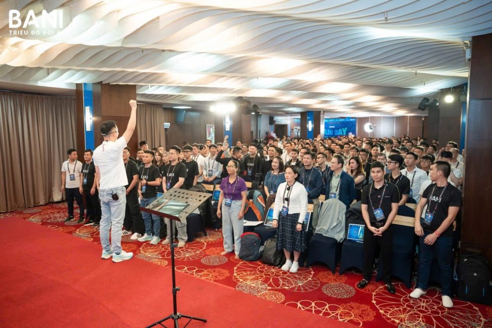 Phúc Bani và hành trình lan tỏa tư duy làm YouTube bền vững cho người Việt Phúc Bani và hành trình lan tỏa tư duy làm YouTube bền vững cho người Việt