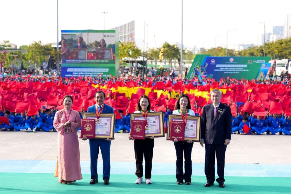 60.000 học sinh TP.HCM xác lập kỷ lục kép với màn đồng diễn Vovinam ấn tượng 60.000 học sinh TP.HCM xác lập kỷ lục kép với màn đồng diễn Vovinam ấn tượng