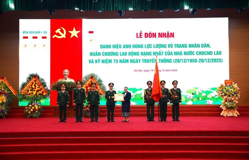Bệnh viện Quân y 103 đón nhận danh hiệu Anh hùng LLVTND lần thứ tư