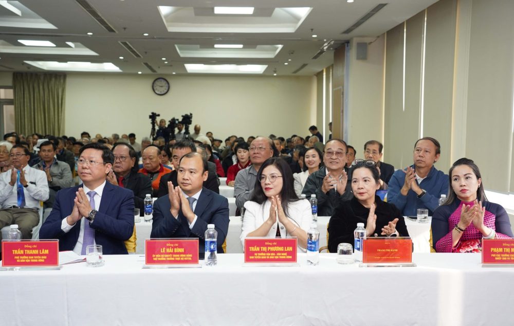 Hội Nghệ sĩ Nhiếp ảnh Việt Nam hành trình 60 năm đồng hành cùng đất nước Hội Nghệ sĩ Nhiếp ảnh Việt Nam hành trình 60 năm đồng hành cùng đất nước