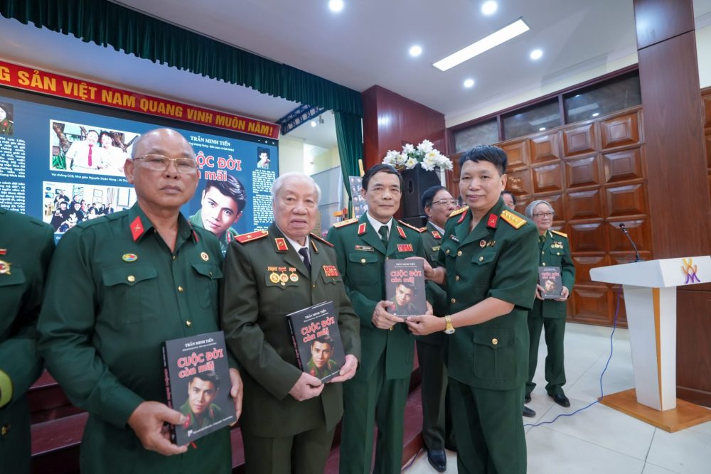 Cuộc vận động “Tình yêu trong chiến tranh” - Viết để nhớ, kể để tri ân Cuộc vận động “Tình yêu trong chiến tranh” - Viết để nhớ, kể để tri ân