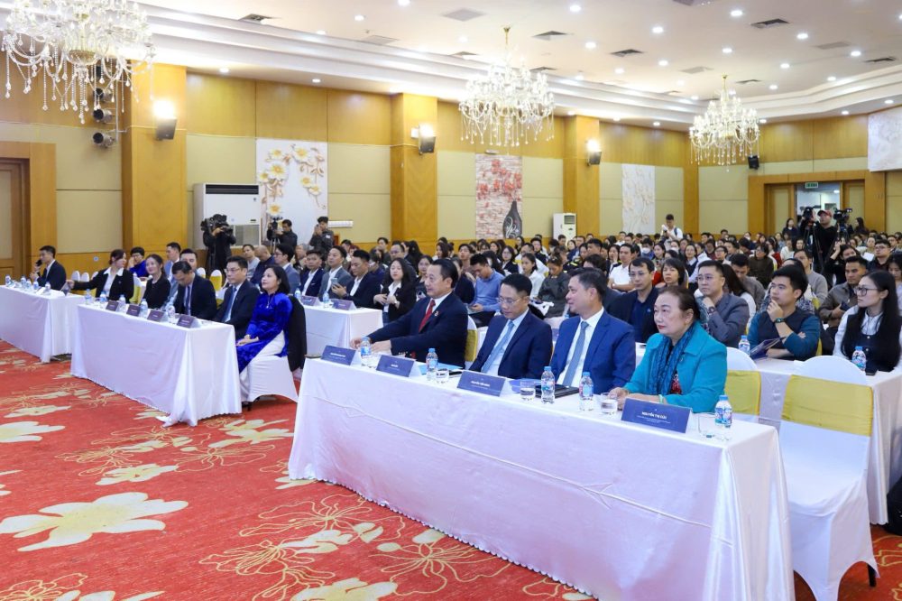 Tháo gỡ vướng mắc cho các hộ kinh doanh trong chuyển đổi mô hình và kê khai thuế Tháo gỡ vướng mắc cho các hộ kinh doanh trong chuyển đổi mô hình và kê khai thuế