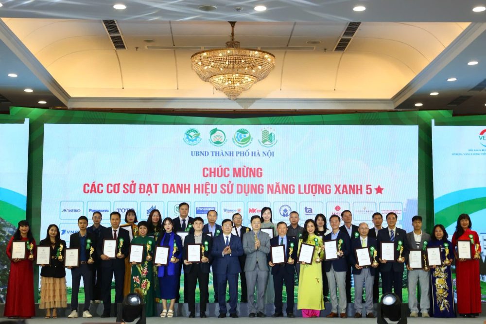 Hà Nội tôn vinh 87 cơ sở, công trình đạt danh hiệu Năng lượng Xanh năm 2025 Hà Nội tôn vinh 87 cơ sở, công trình đạt danh hiệu Năng lượng Xanh năm 2025