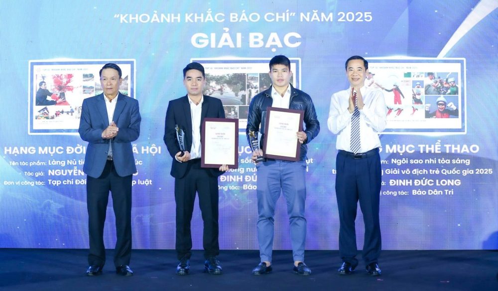 Khoảnh khắc Báo chí 2025: Tôn vinh những người đi cùng đất nước, đồng hành với nhân dân