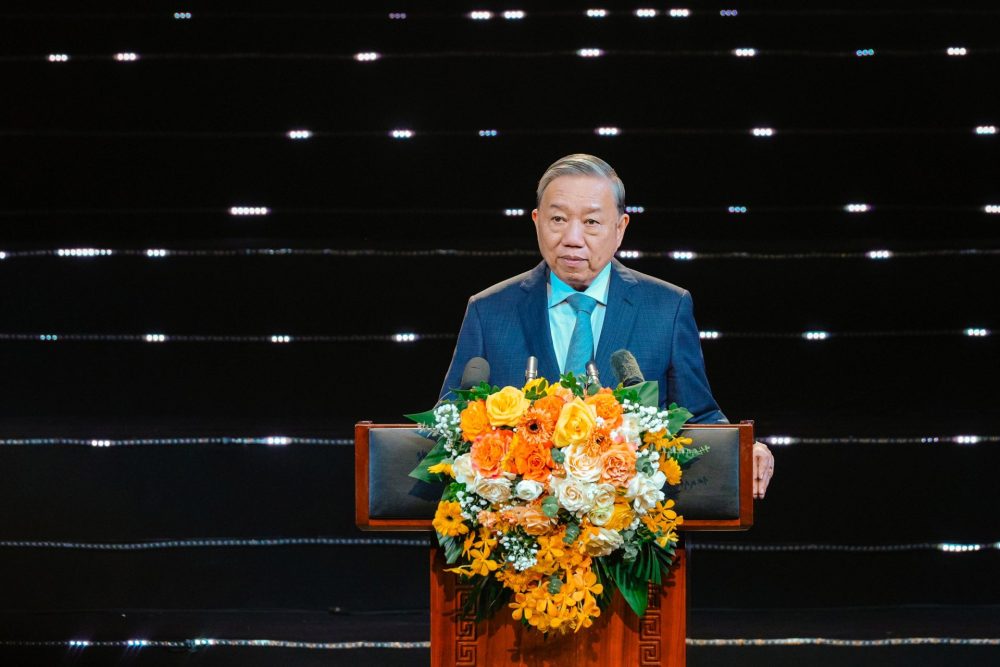 Tôn vinh 26 điển hình tiêu biểu trong học tập và làm theo tư tưởng Hồ Chí Minh Tôn vinh 26 điển hình tiêu biểu trong học tập và làm theo tư tưởng Hồ Chí Minh