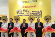 Khai mạc Triển lãm nghệ thuật sơn mài hướng tới chào mừng Đại hội Đảng toàn quốc lần thứ XIV