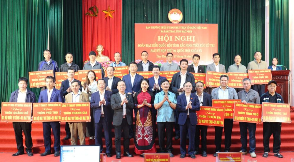 Công ty Đông Đô góp sức đưa chuyển đổi số đến từng thôn, xóm xã Lâm Thao Công ty Đông Đô góp sức đưa chuyển đổi số đến từng thôn, xóm xã Lâm Thao