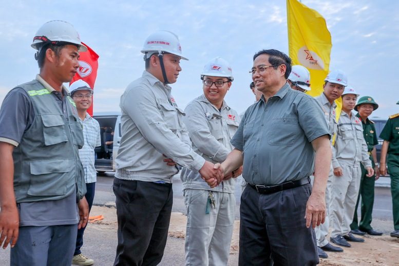 Thủ tướng: Sân bay Long Thành sẽ đón chuyến bay chính thức đầu tiên vào 19/12 Thủ tướng: Sân bay Long Thành sẽ đón chuyến bay chính thức đầu tiên vào 19/12