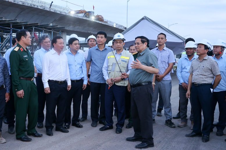 Thủ tướng: Sân bay Long Thành sẽ đón chuyến bay chính thức đầu tiên vào 19/12 Thủ tướng: Sân bay Long Thành sẽ đón chuyến bay chính thức đầu tiên vào 19/12