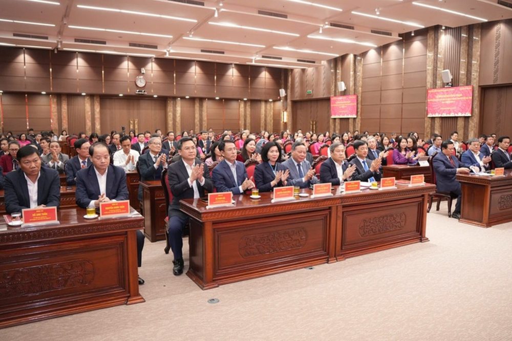 Trường Đào tạo cán bộ Lê Hồng Phong thành phố Hà Nội đón Bằng công nhận đạt chuẩn mức 1