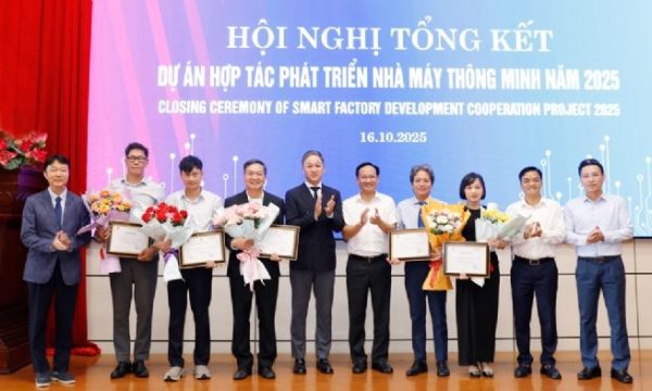 Samsung đồng hành nâng chuẩn công nghiệp hỗ trợ Việt Samsung đồng hành nâng chuẩn công nghiệp hỗ trợ Việt