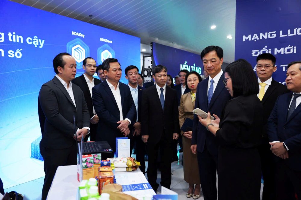 Hà Nội sơ kết 1 năm thực hiện Nghị quyết 57-NQ/TW, công bố Mạng lưới Trung tâm Đổi mới Sáng tạo HiHUB