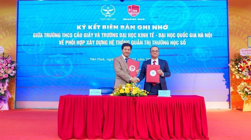 Trường Đại học Kinh tế phối hợp thí điểm, chuyển giao Hệ thống Quản trị Trường học số tại Trường THCS Cầu Giấy