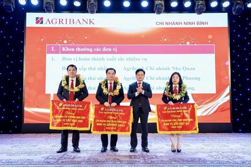 Agribank Chi nhánh Ninh Bình tổ chức Hội nghị người lao động, triển khai nhiệm vụ kinh doanh năm 2026