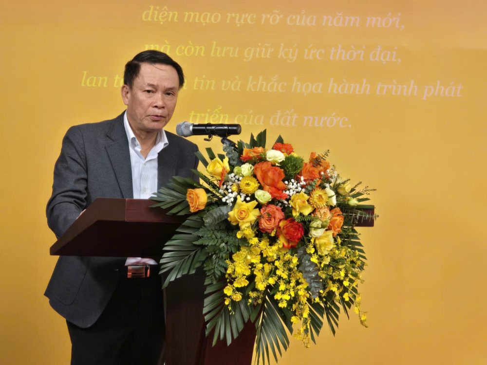 Trưng bày “Từ trang nhất đến trang sử” tôn vinh báo chí cách mạng Việt Nam Trưng bày “Từ trang nhất đến trang sử” tôn vinh báo chí cách mạng Việt Nam