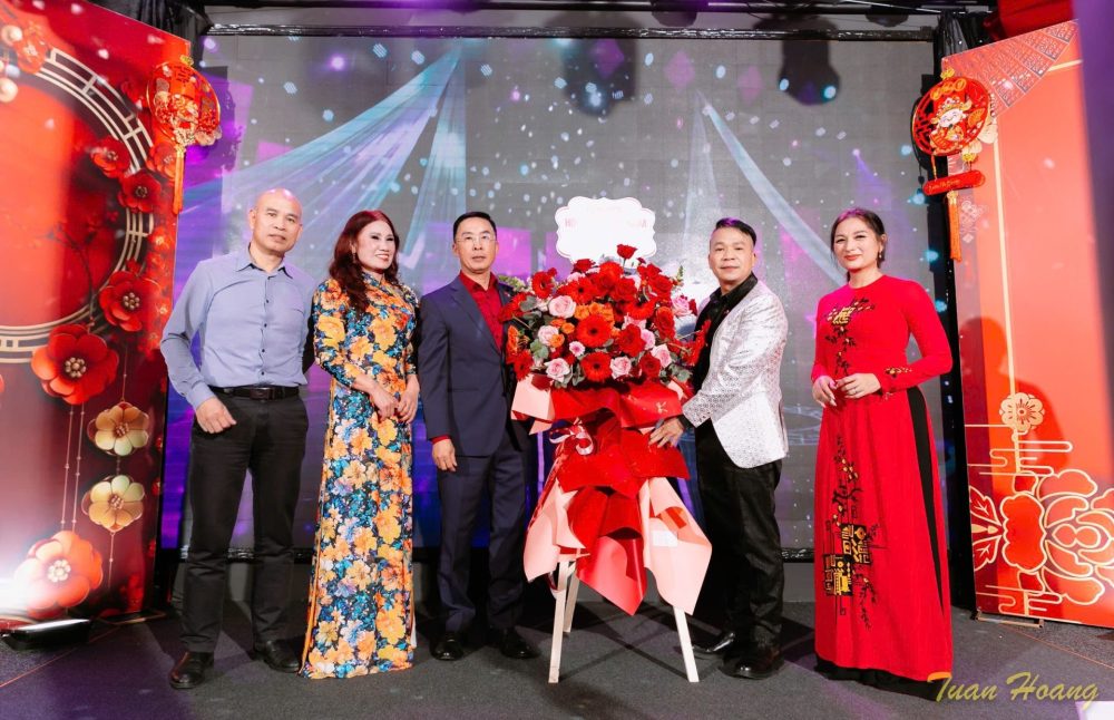 HỘI VHNT VIỆT NAM TẠI CH SÉC: NƠI GẮN KẾT CỘNG ĐỒNG VÀ LAN TỎA GIÁ TRỊ VĂN HÓA VIỆT NƠI XA XỨ HỘI VHNT VIỆT NAM TẠI CH SÉC: NƠI GẮN KẾT CỘNG ĐỒNG VÀ LAN TỎA GIÁ TRỊ VĂN HÓA VIỆT NƠI XA XỨ