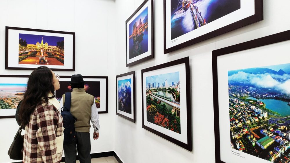 Khai mạc Triển lãm ảnh “Mừng Đảng, Mừng Xuân và Chào mừng thành công Đại hội lần thứ XIV của Đảng”