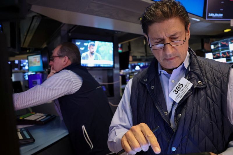 USD giảm giá mạnh nhất từ 2017, triển vọng nào cho 2026?