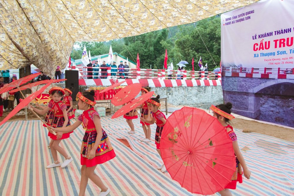 Chùa Tổng Phườn và Cầu Trung Sơn: Những công trình của lòng dân và tình đoàn kết nơi vùng cao