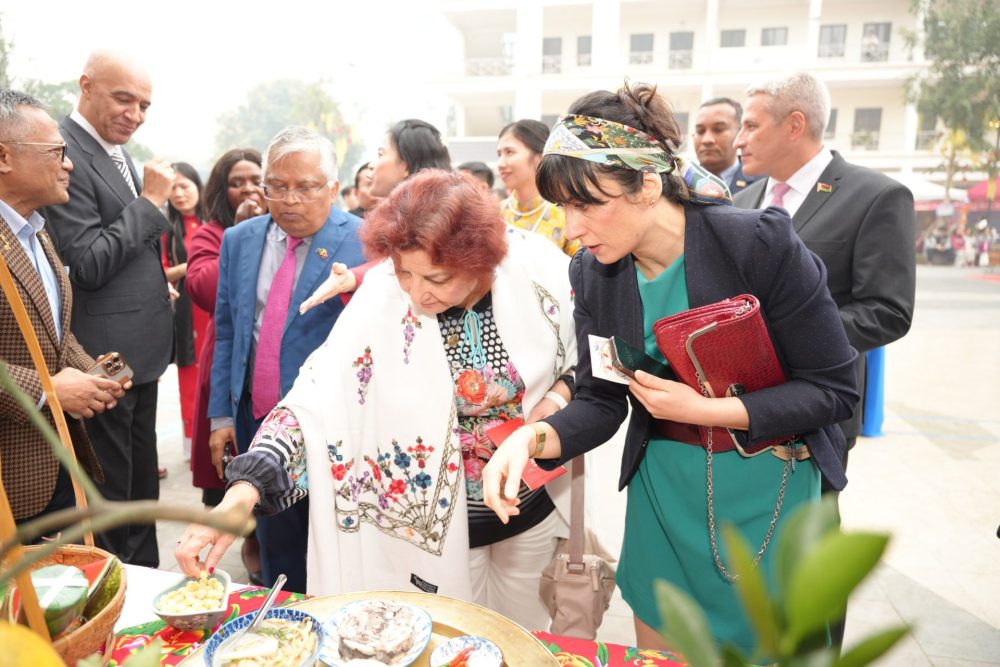 HCCT tăng cường kết nối doanh nghiệp và đối tác quốc tế, gắn đào tạo với yêu cầu hội nhập