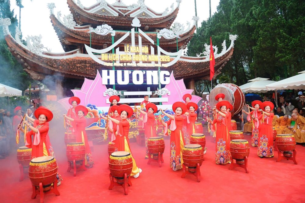 Mùa xuân trẩy hội Chùa Hương