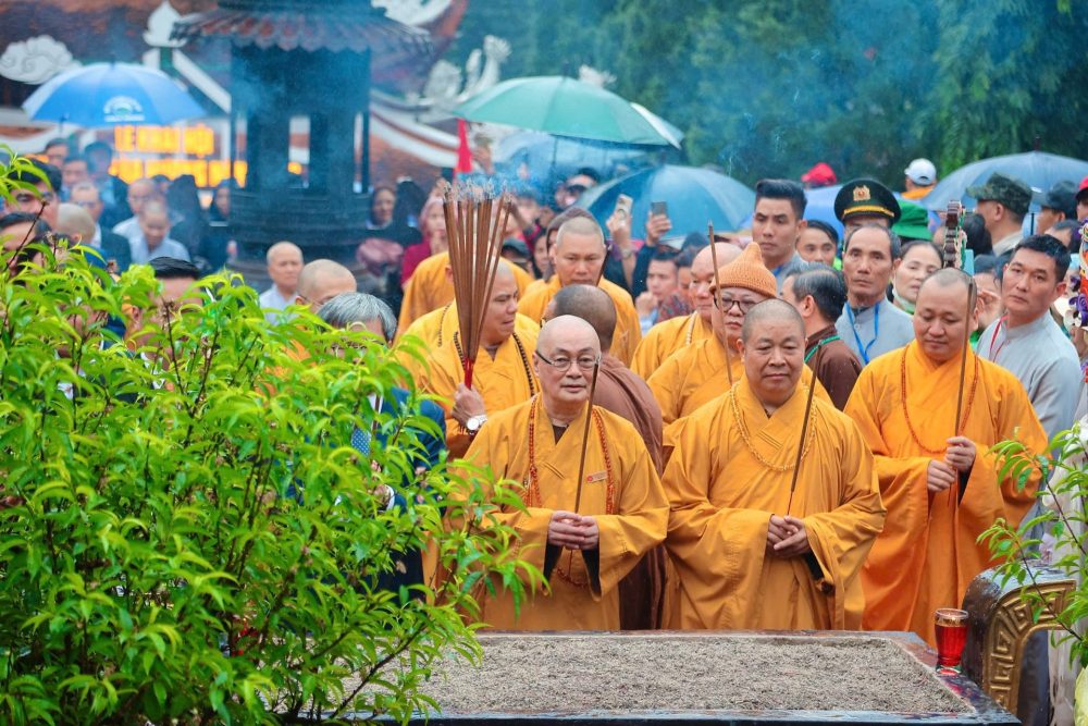 Mùa xuân trẩy hội Chùa Hương