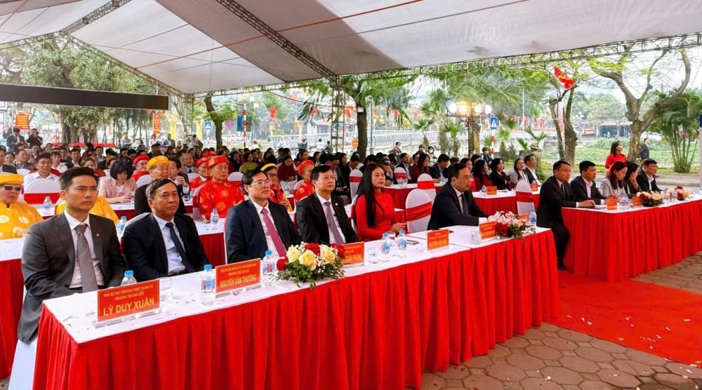 Khai bút Xuân Bính Ngọ tại Đình thờ Chu Văn An: Khơi nguồn tri thức, tiếp nối truyền thống hiếu học