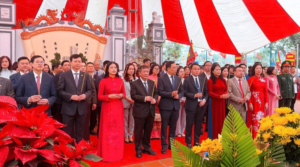 Khai bút Xuân Bính Ngọ tại Đình thờ Chu Văn An: Khơi nguồn tri thức, tiếp nối truyền thống hiếu học